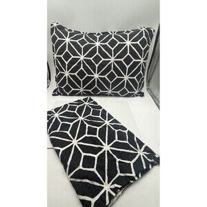 Trina Turk Black White Geometric Pattern Cotton Pillow Cases Set Of 2 26x14